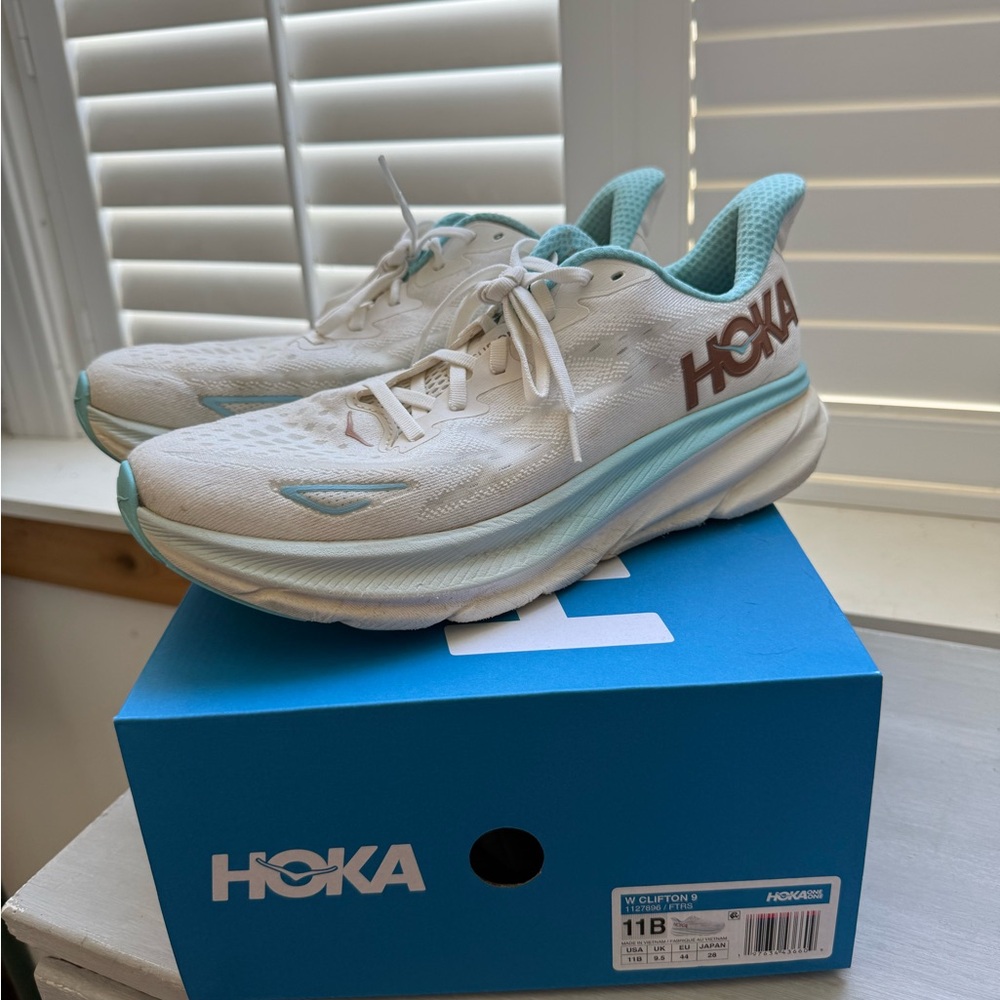 Hoka Clifton 9